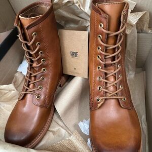 FRYE women’s Veronica Caramel Combat Leather Lace Up Boots